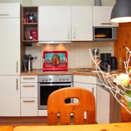 Prázdninový dům 2 - Schoenes Ferienhaus Fuer Die Ganze Familie Direkt An Der Mueritz *