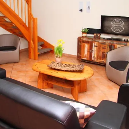 2 - Schoenes Ferienhaus Fuer Die Ganze Familie Direkt An Der Mueritz Marienfelde