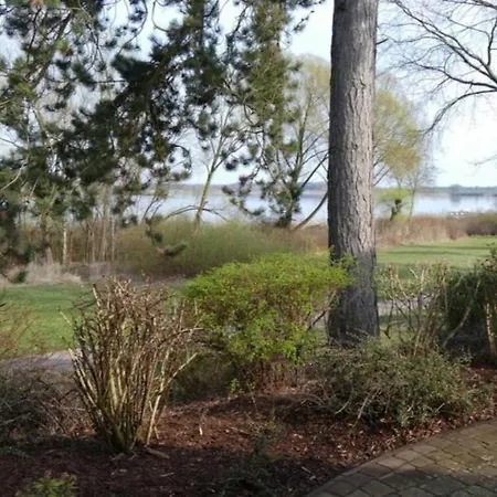 2 - Schoenes Ferienhaus Fuer Die Ganze Familie Direkt An Der Mueritz * Marienfelde